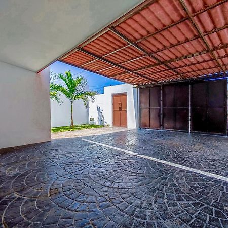Villa Moderna Con Alberca, Gimnasio Y Cochera Mérida Buitenkant foto