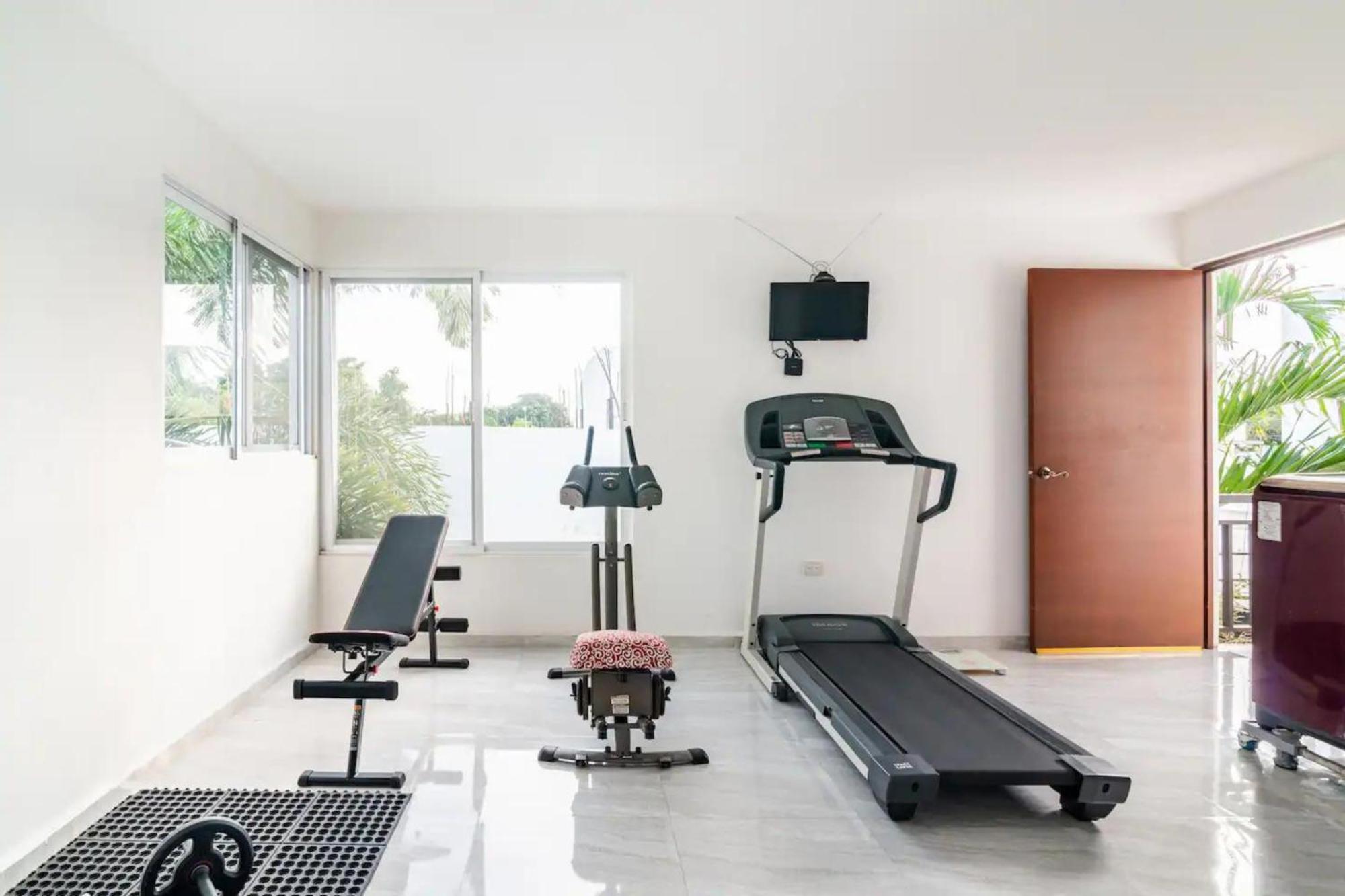 Villa Moderna Con Alberca, Gimnasio Y Cochera Mérida Buitenkant foto